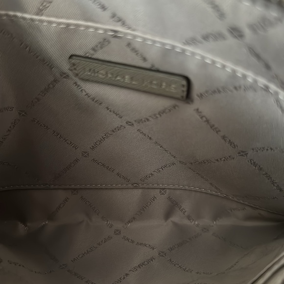 Micheal kors wristlet with studs 10x7 new - Picture 7 of 7